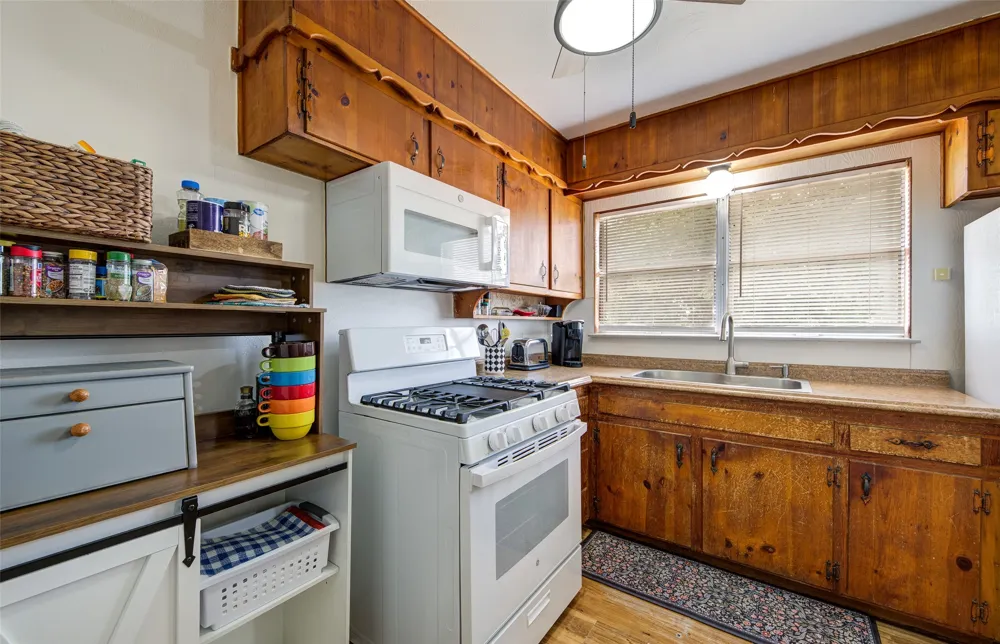 716 County Road 4757 Boyd, TX 76023