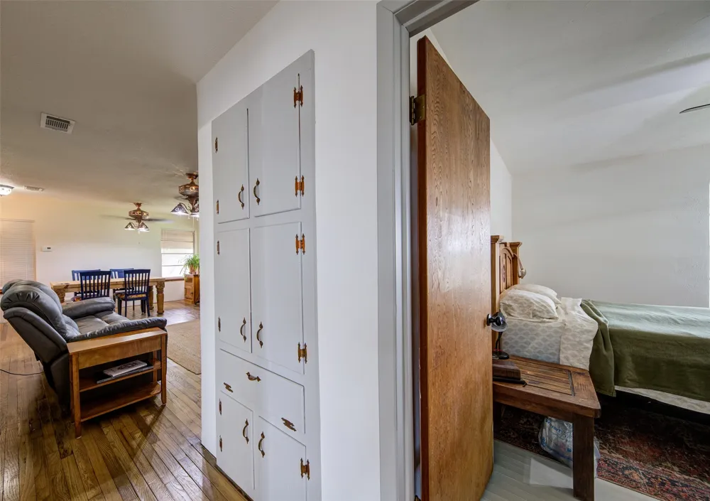 716 County Road 4757 Boyd, TX 76023