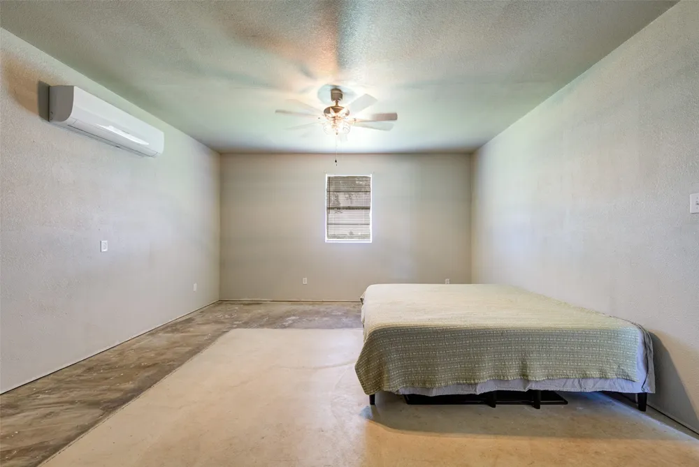 716 County Road 4757 Boyd, TX 76023