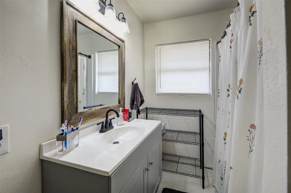 716 County Road 4757 Boyd, TX 76023