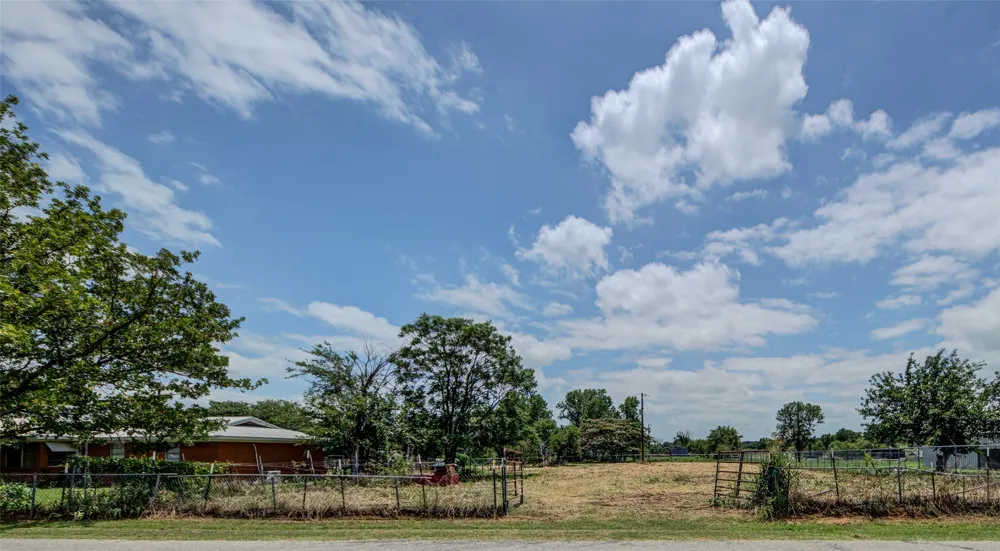 716 County Road 4757 Boyd, TX 76023