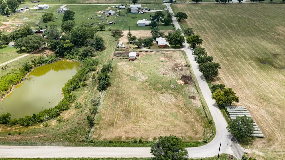 716 County Road 4757 Boyd, TX 76023