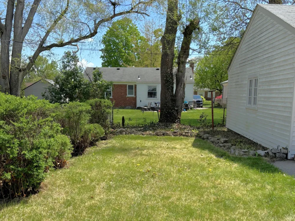 9928 Roseland Street Livonia, MI 48150
