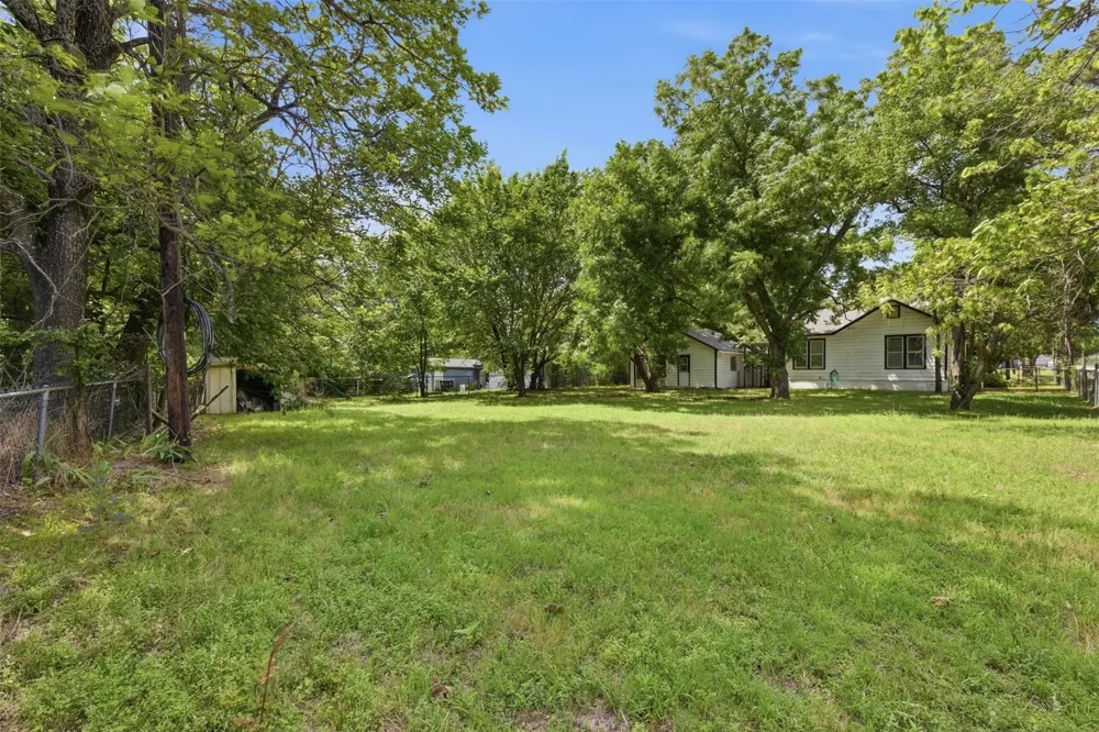 4104 Gordon Street Greenville, TX 75401
