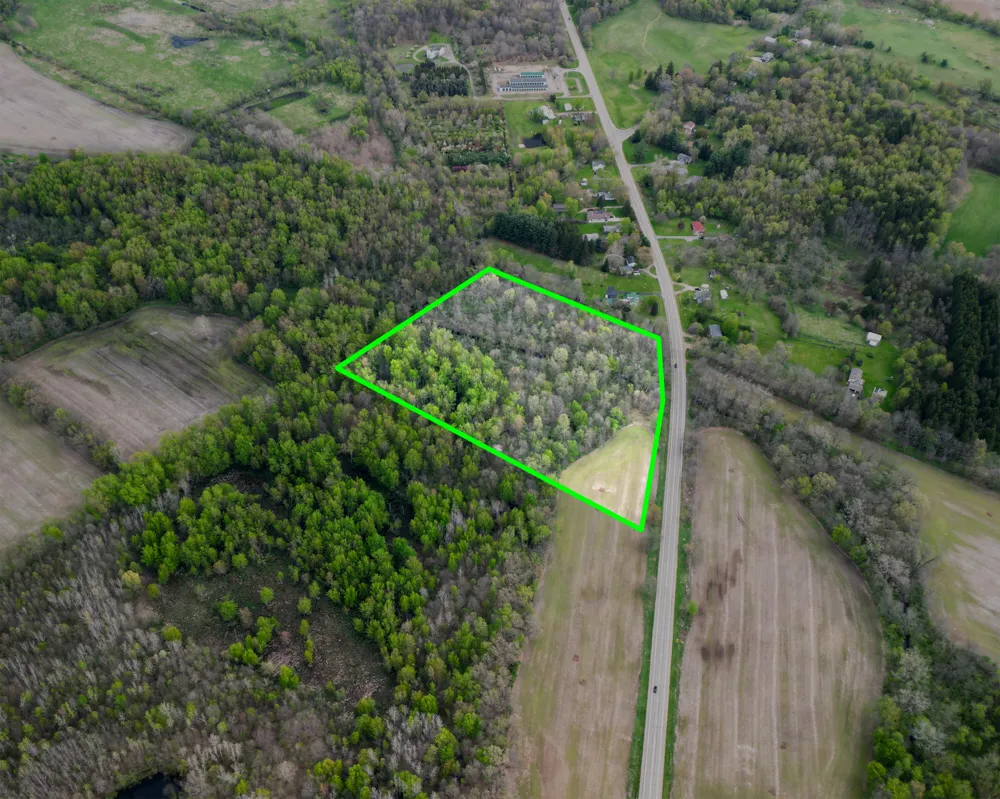 4 Bunkerhill Road Jackson, MI 49201