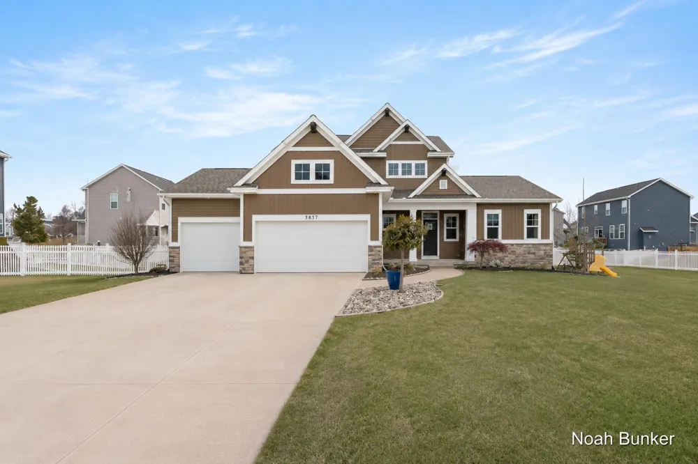 3857 Winsome Drive Hudsonville, MI 49426