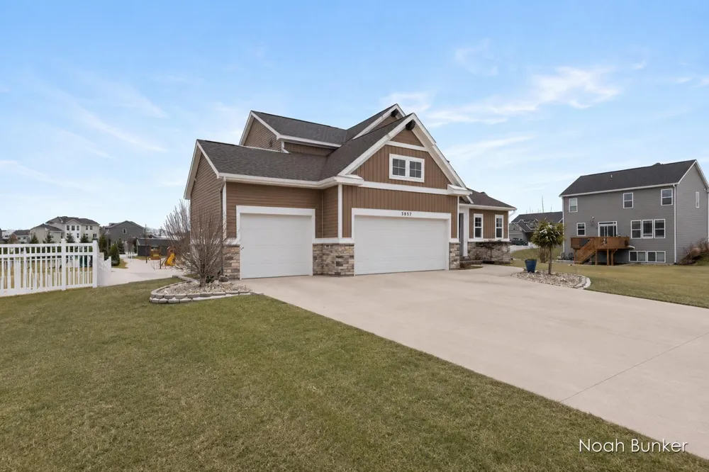 3857 Winsome Drive Hudsonville, MI 49426
