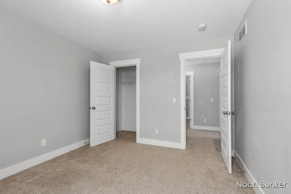 3857 Winsome Drive Hudsonville, MI 49426