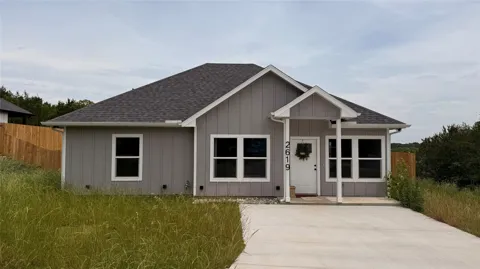2619 Creekview Drive