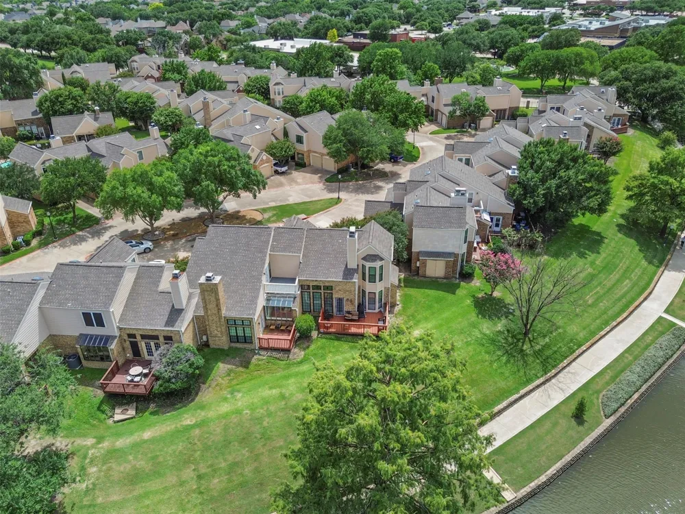 215 Cimarron Trail #1 Irving, TX 75063