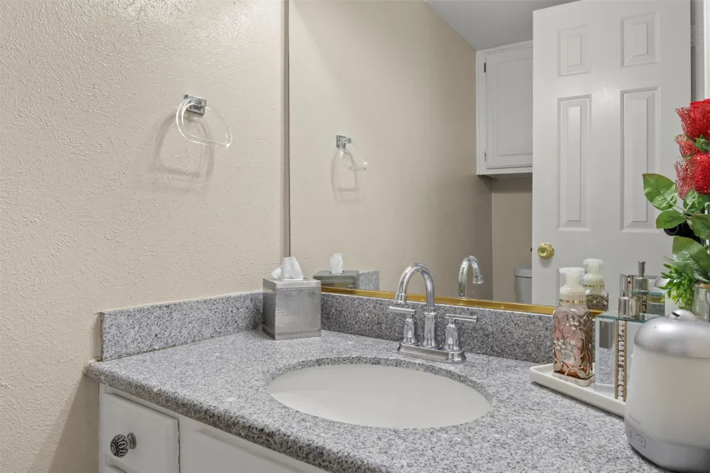215 Cimarron Trail #1 Irving, TX 75063