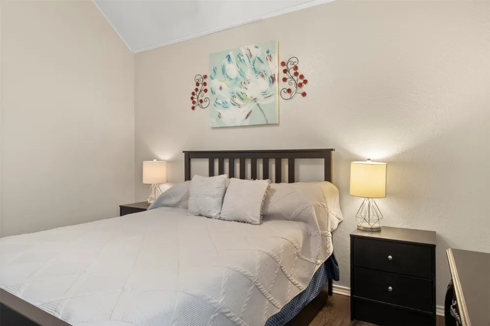 215 Cimarron Trail #1 Irving, TX 75063