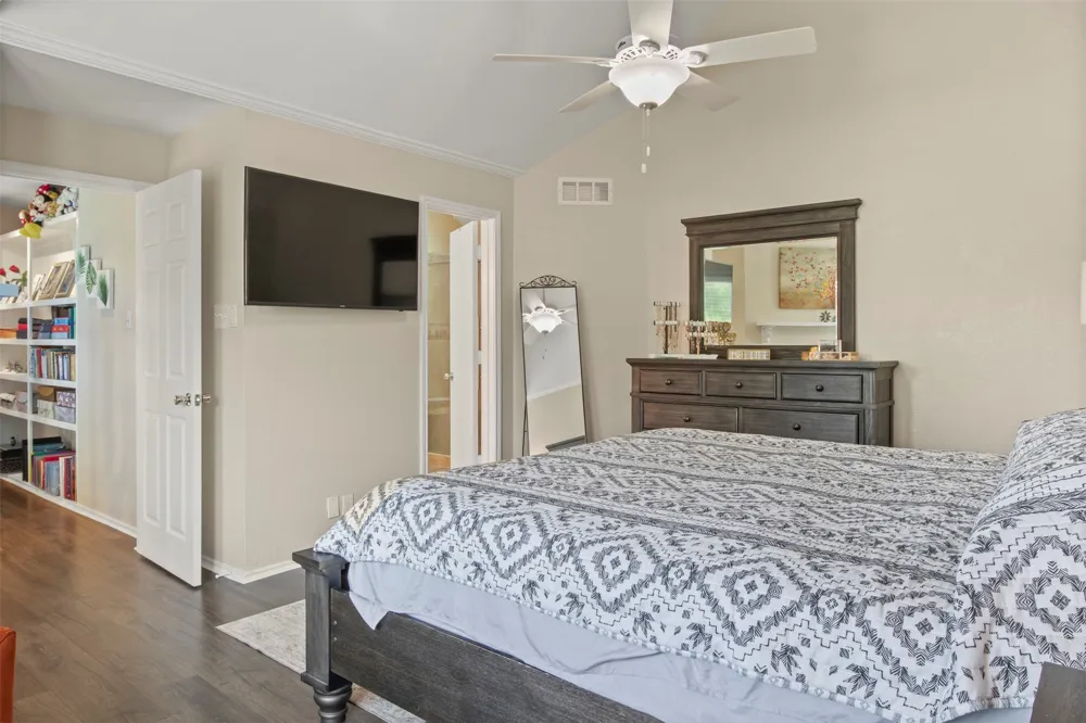 215 Cimarron Trail #1 Irving, TX 75063