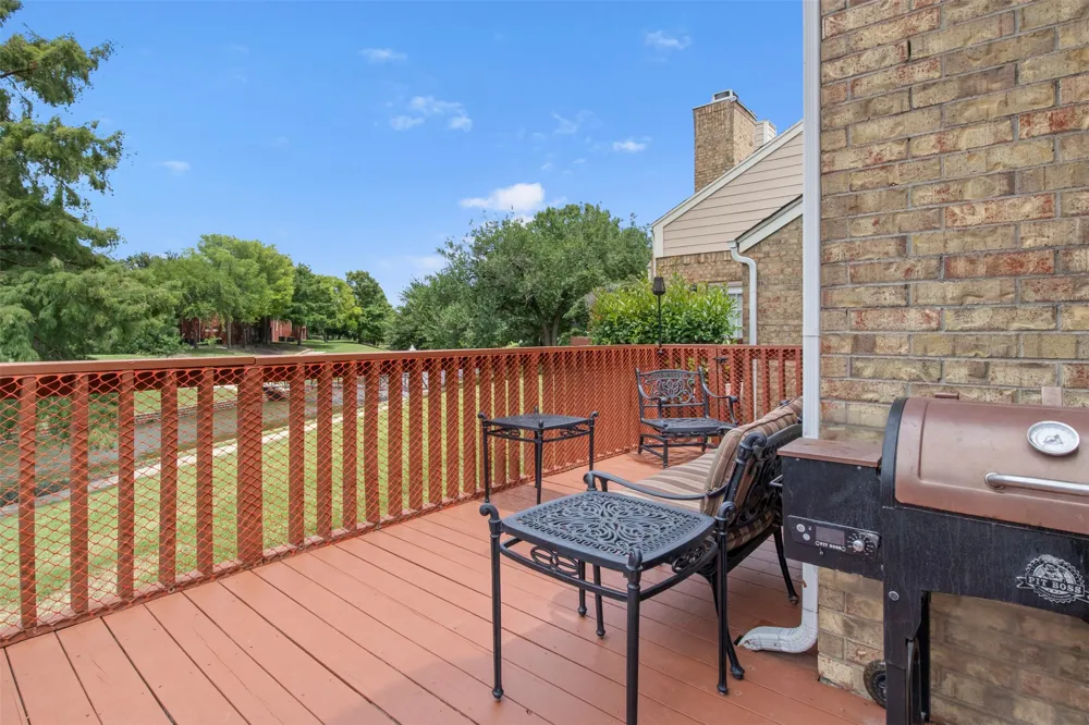 215 Cimarron Trail #1 Irving, TX 75063