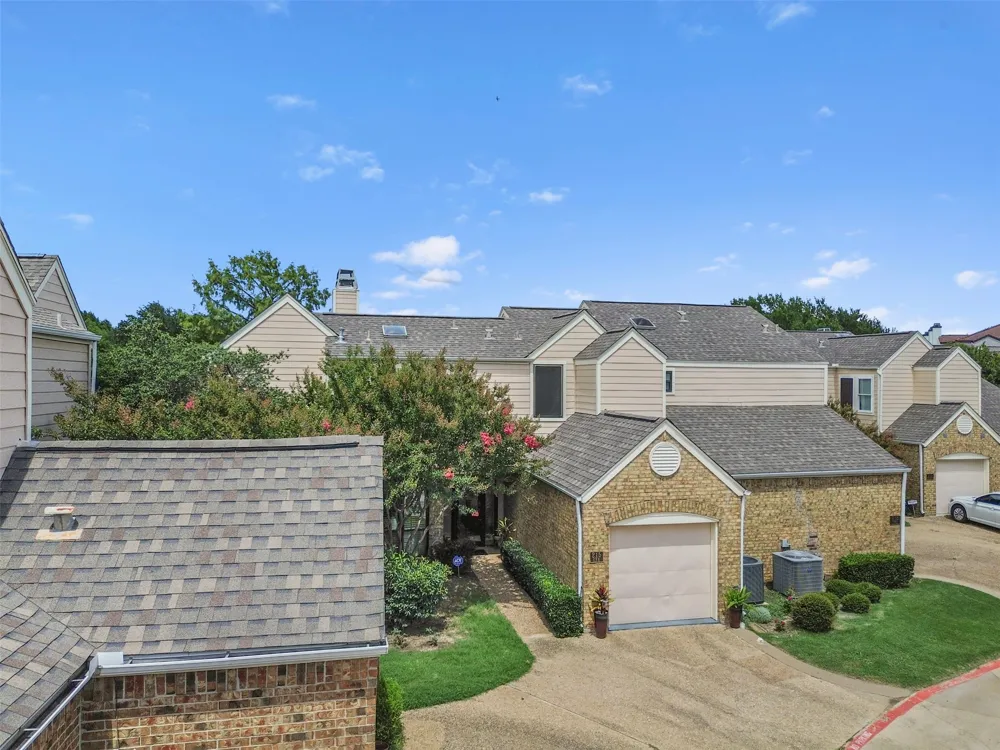 215 Cimarron Trail #1 Irving, TX 75063