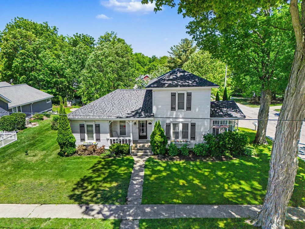 382 E 3rd Street Pentwater, MI 49449