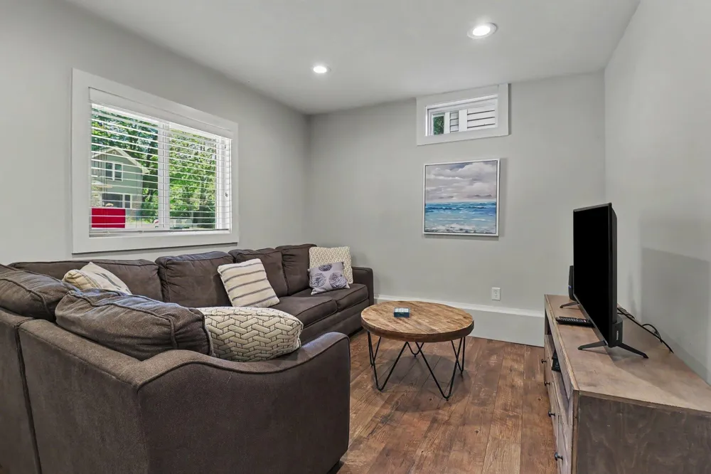 382 E 3rd Street Pentwater, MI 49449