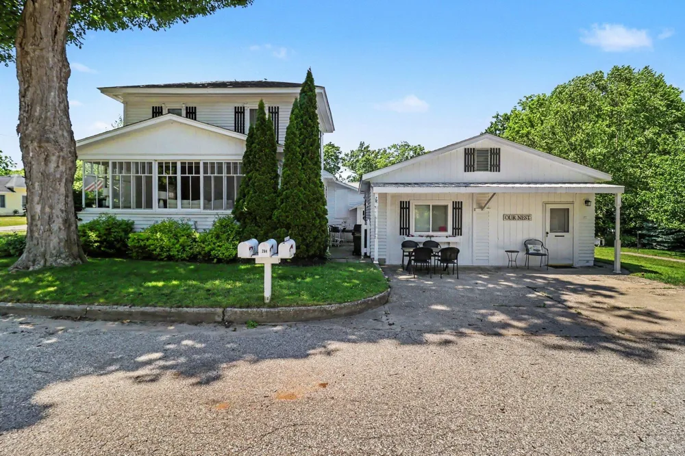 382 E 3rd Street Pentwater, MI 49449