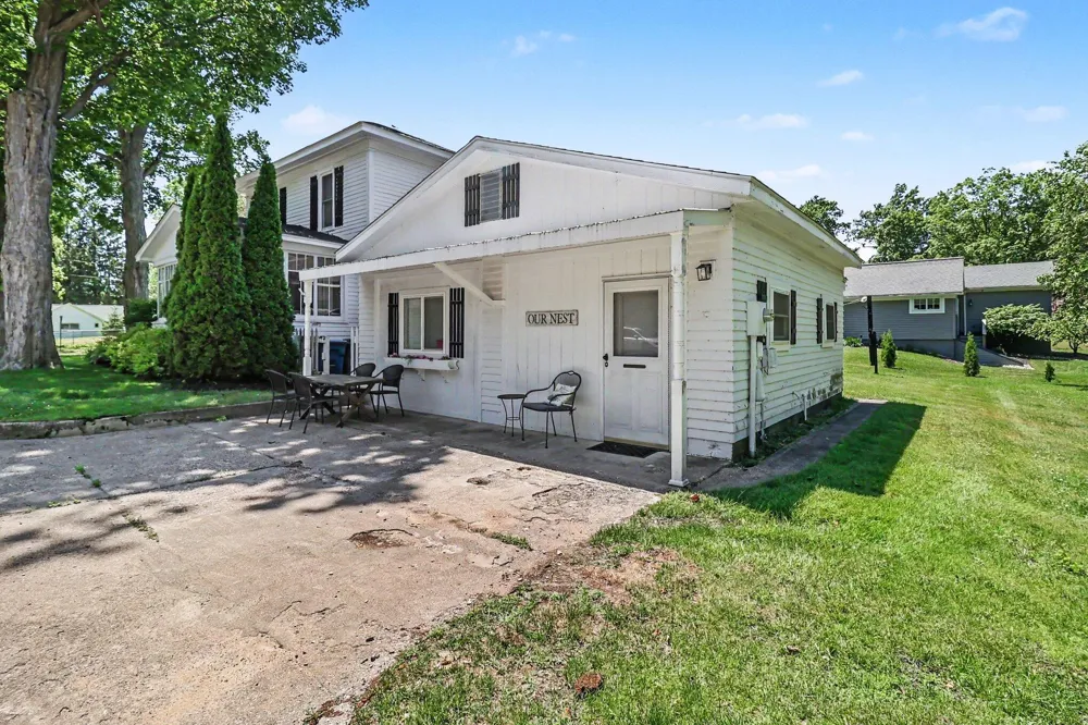 382 E 3rd Street Pentwater, MI 49449