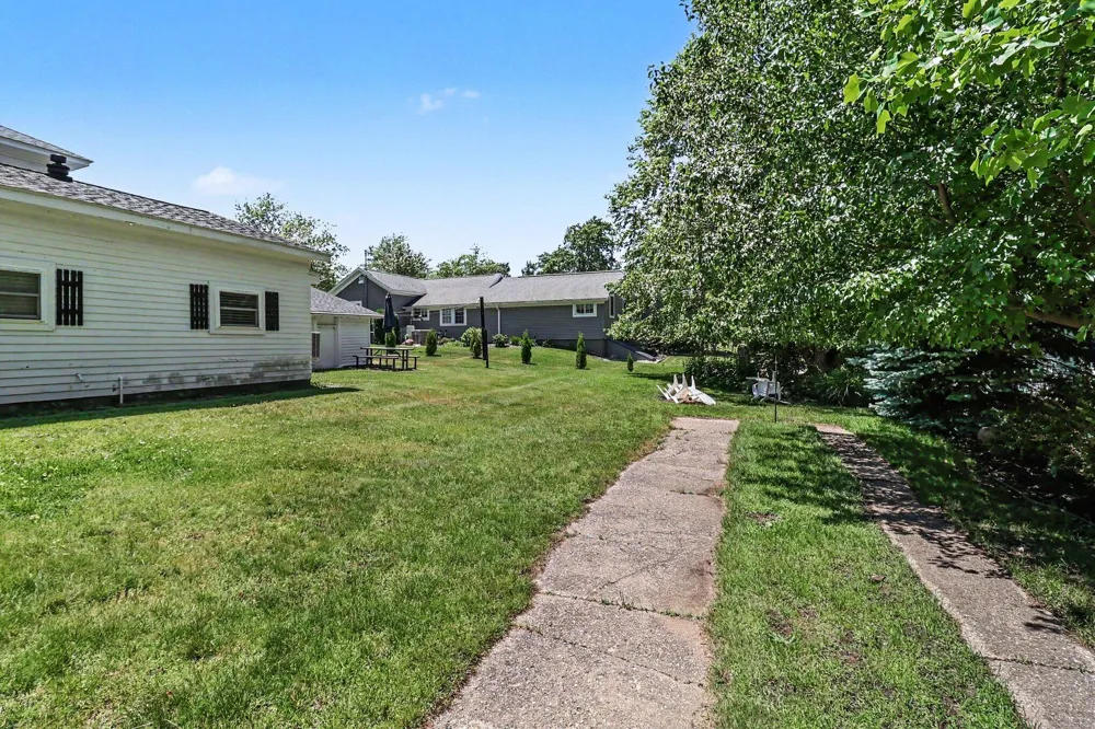 382 E 3rd Street Pentwater, MI 49449