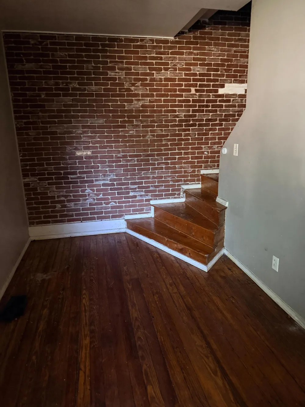 18681 Five Points Street Redford, MI 48240