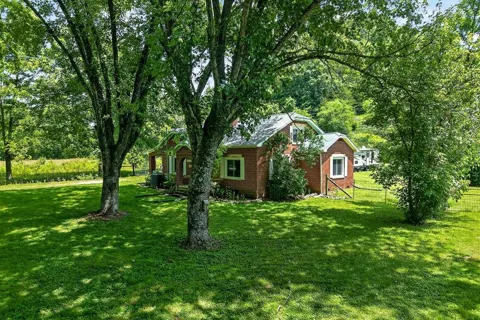 747 Hunting Creek Rd