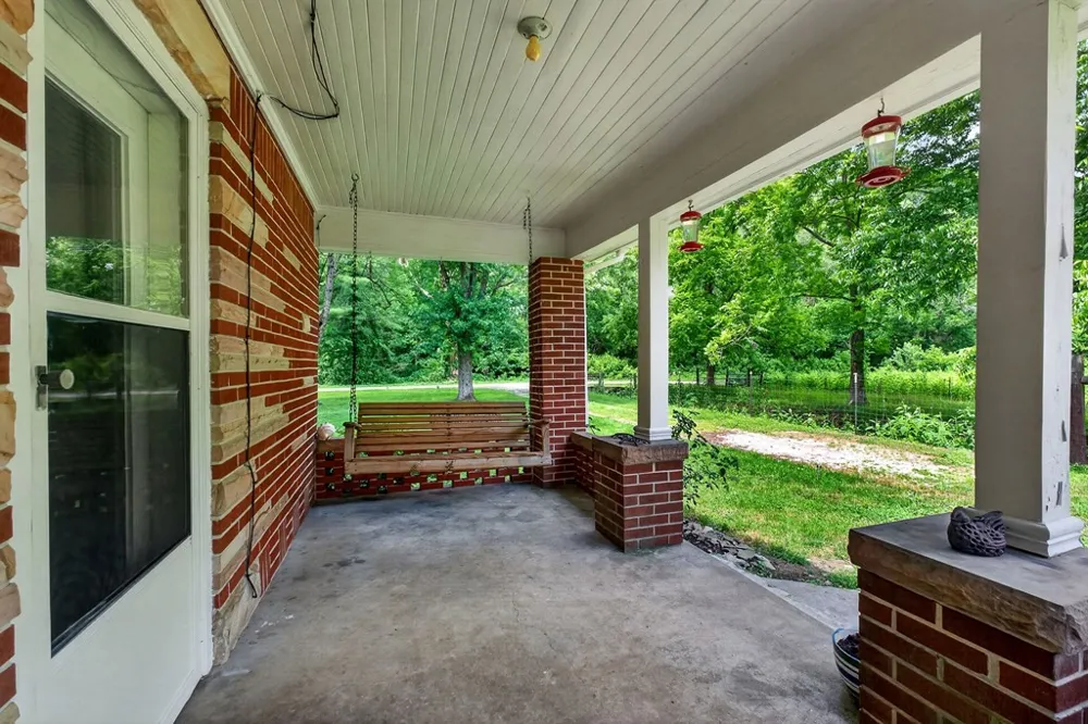 747 Hunting Creek Rd Whitleyville, TN 38588