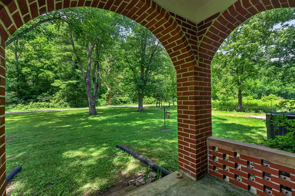 747 Hunting Creek Rd Whitleyville, TN 38588