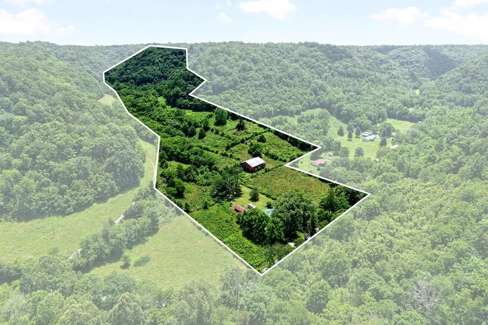 747 Hunting Creek Rd Whitleyville, TN 38588