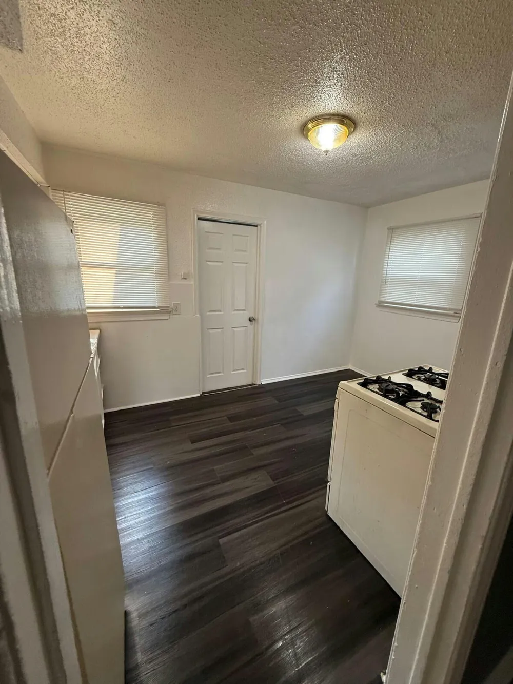 16191 Salem Detroit, MI 48219