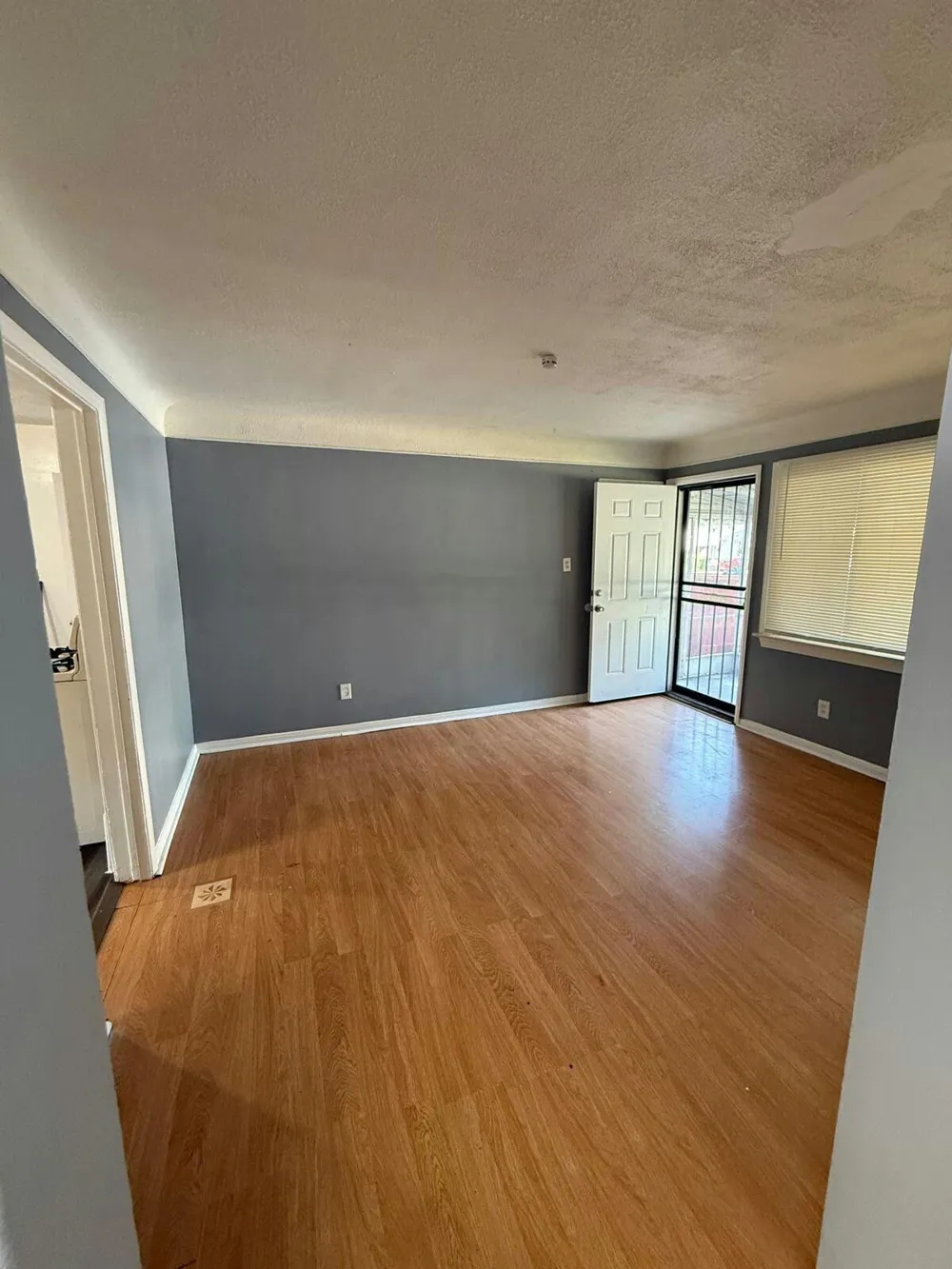 16191 Salem Detroit, MI 48219