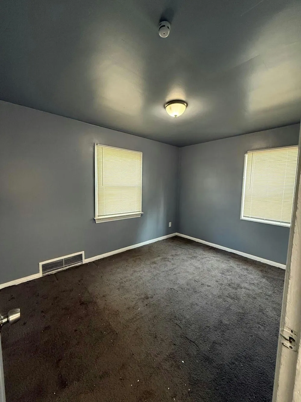 16191 Salem Detroit, MI 48219
