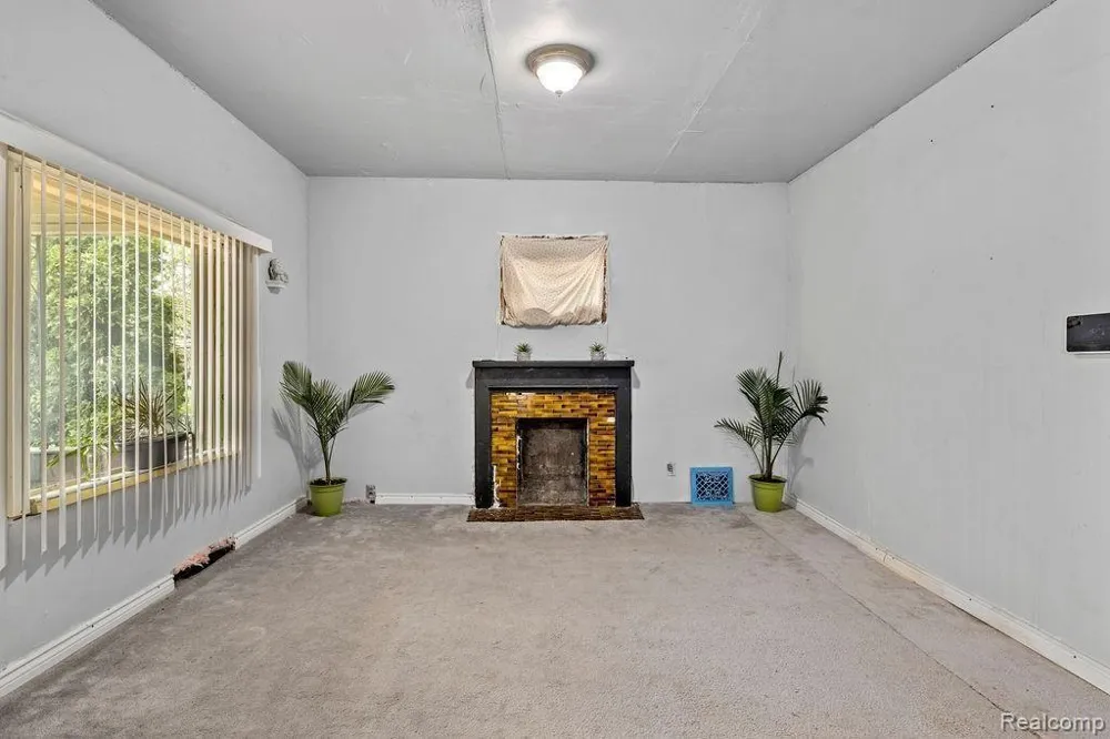 49 Richton Street Highland Park, MI 48203