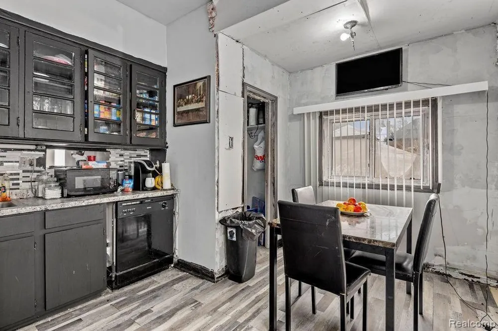 49 Richton Street Highland Park, MI 48203