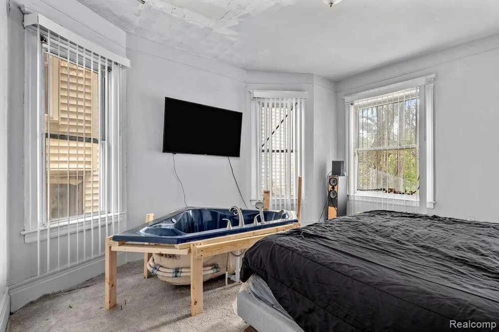 49 Richton Street Highland Park, MI 48203