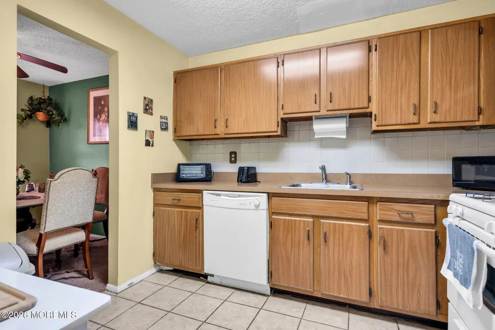 163 Lilac Court Jackson, NJ 08527