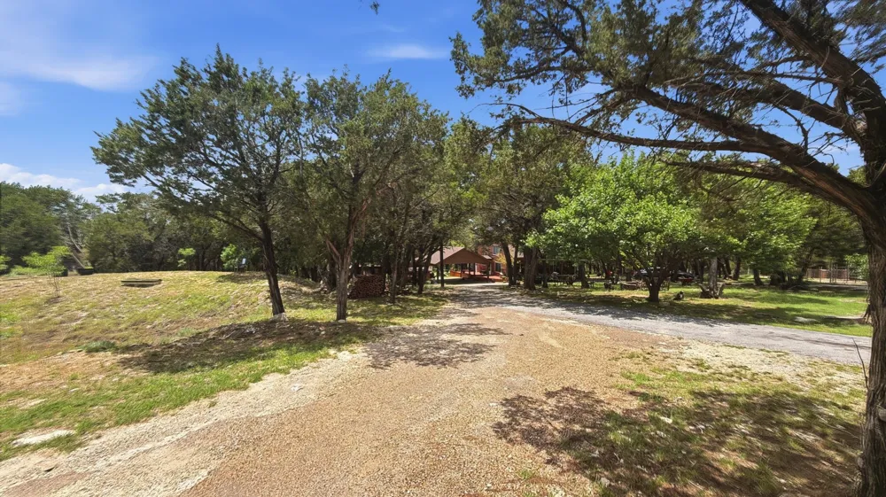 1129 County Road 306 #B Glen Rose, TX 76077
