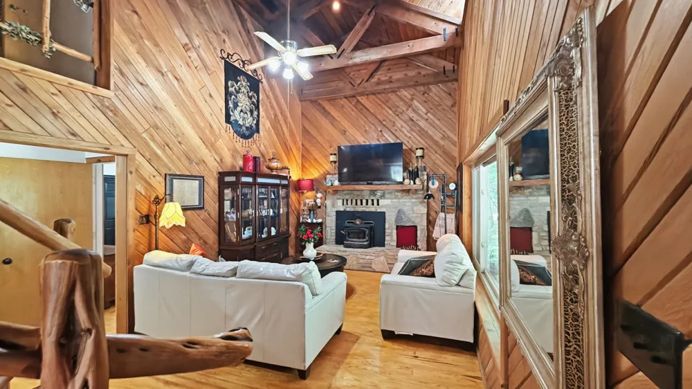 1129 County Road 306 #B Glen Rose, TX 76077