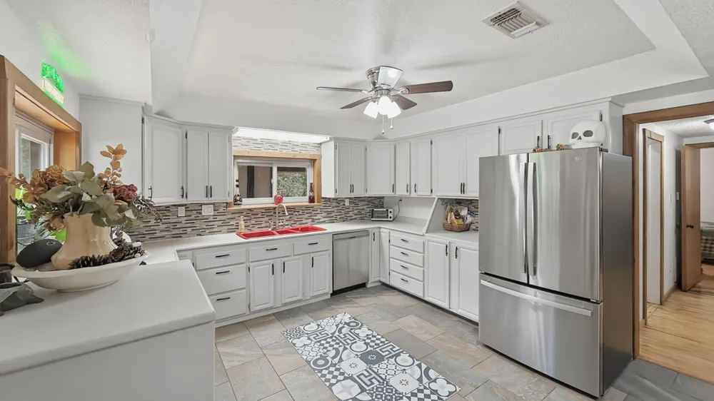 1129 County Road 306 #B Glen Rose, TX 76077