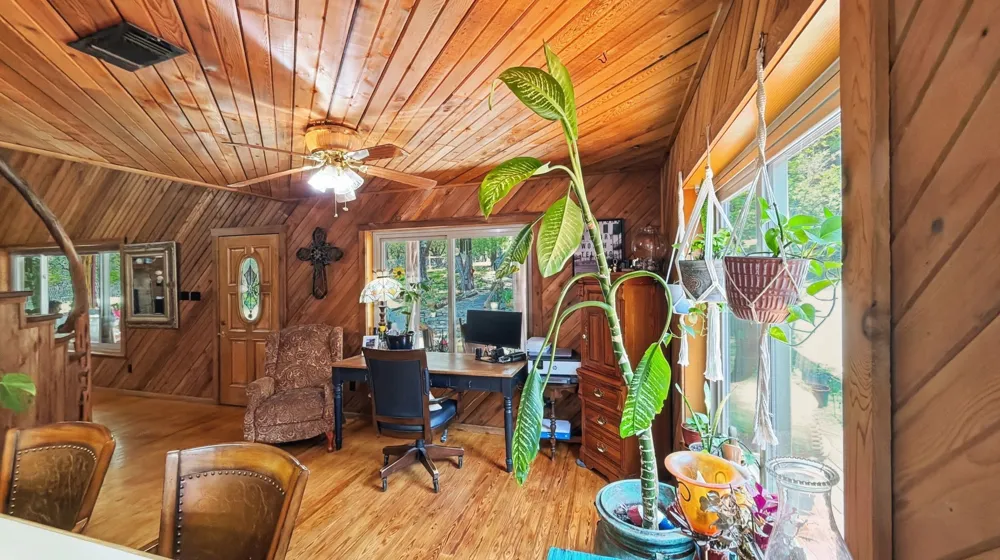 1129 County Road 306 #B Glen Rose, TX 76077
