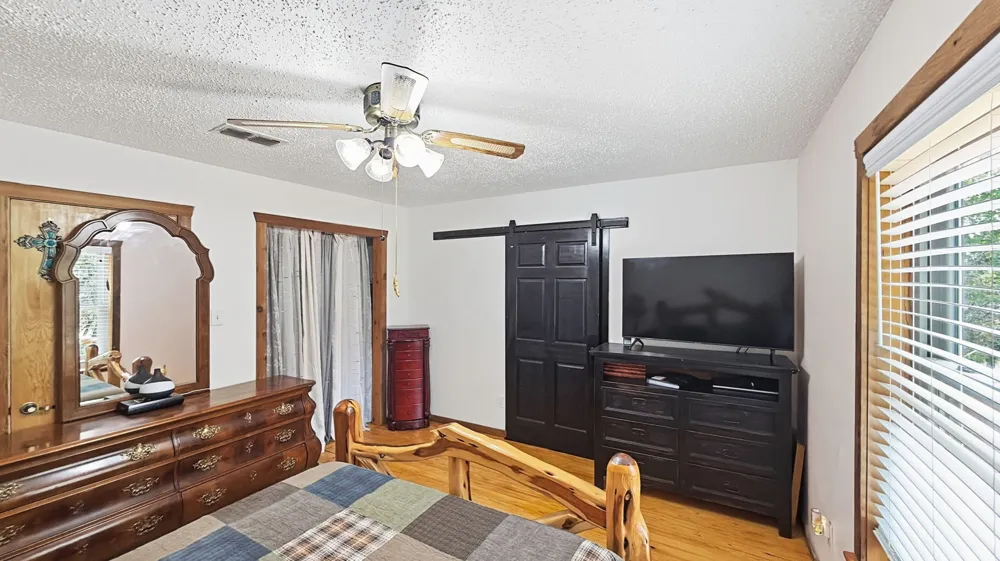 1129 County Road 306 #B Glen Rose, TX 76077