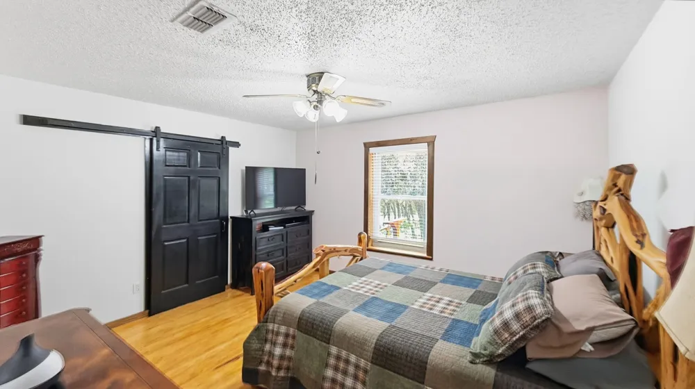 1129 County Road 306 #B Glen Rose, TX 76077