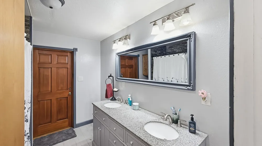 1129 County Road 306 #B Glen Rose, TX 76077