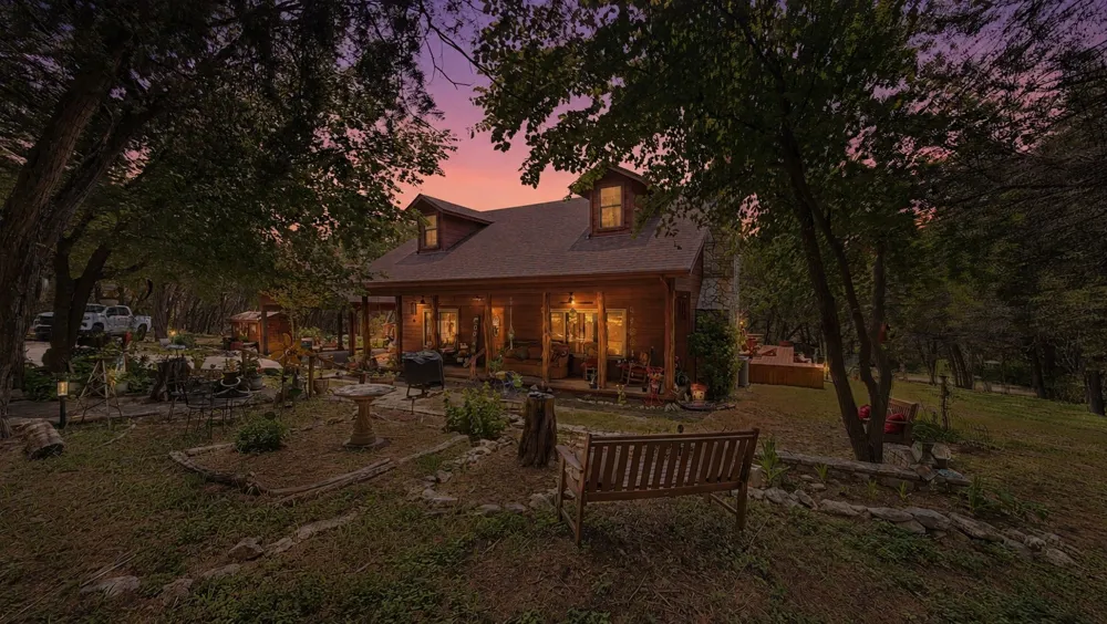 1129 County Road 306 #B Glen Rose, TX 76077