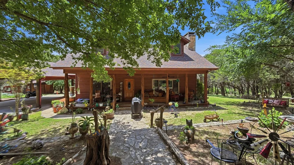 1129 County Road 306 #B Glen Rose, TX 76077