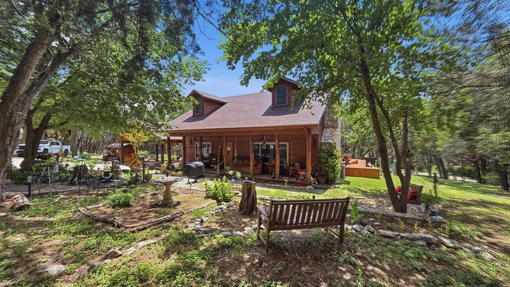 1129 County Road 306 #B Glen Rose, TX 76077
