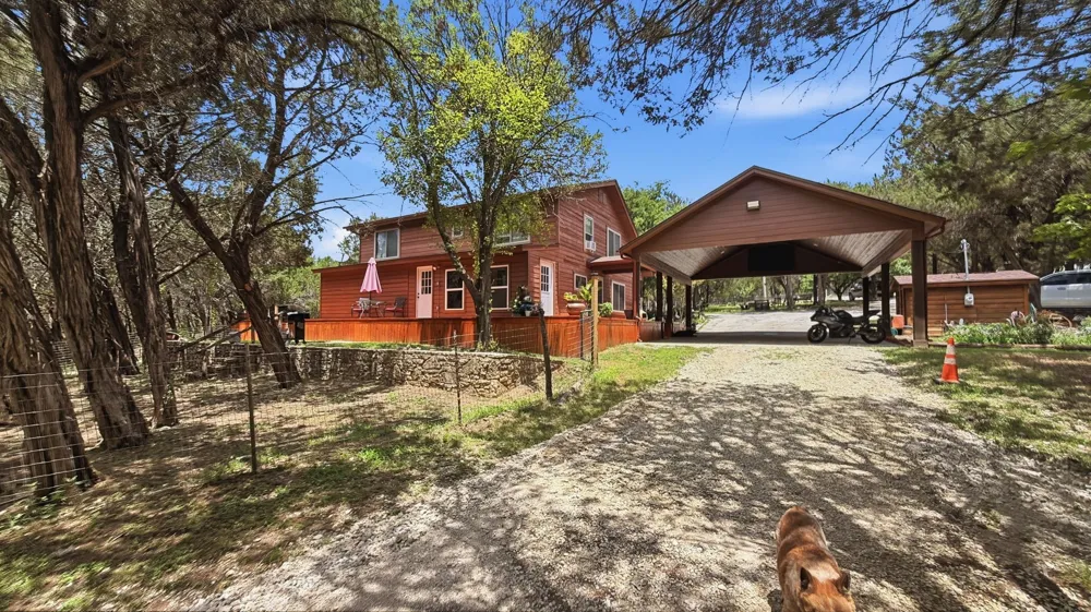1129 County Road 306 #B Glen Rose, TX 76077