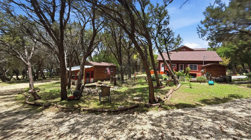 1129 County Road 306 #B Glen Rose, TX 76077