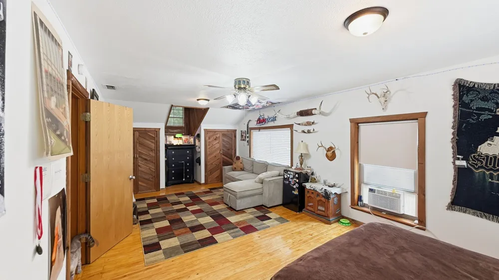 1129 County Road 306 #B Glen Rose, TX 76077