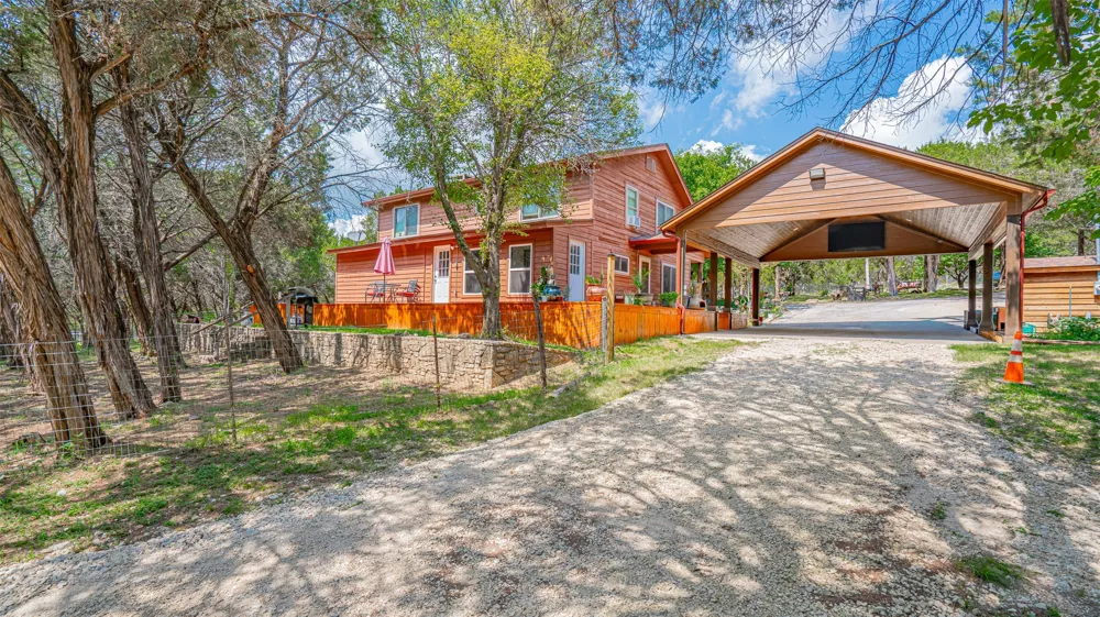 1129 County Road 306 #B Glen Rose, TX 76077